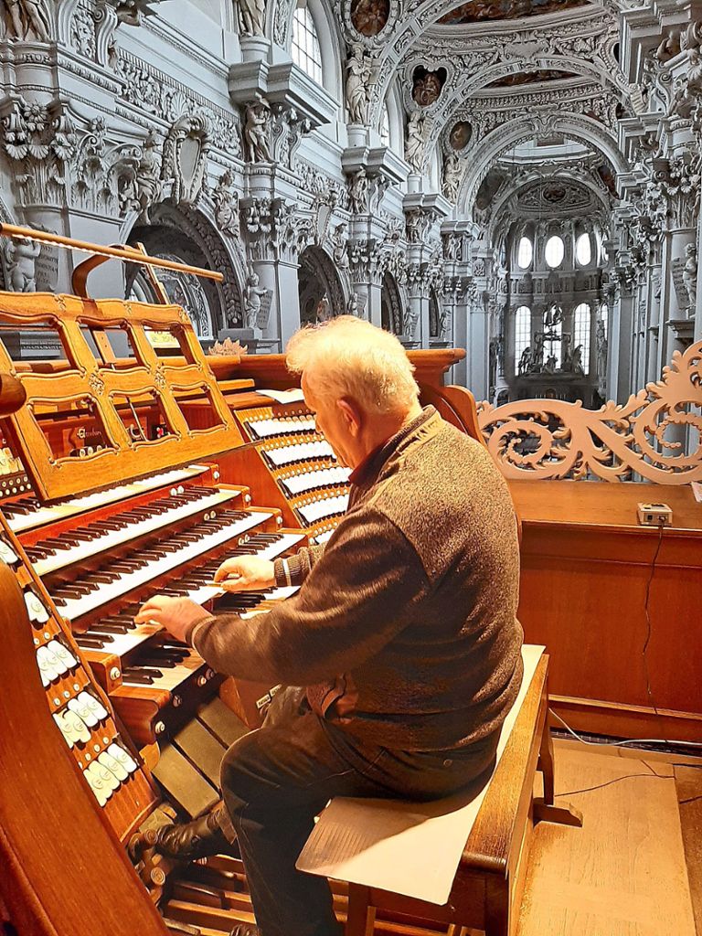 Dass er eine Stunde lang auf der weltgrößten Orgel im Passauer Dom spielen durfte, war für Fritz Frey ein eindrucksvolles Erlebnis. Foto: privat