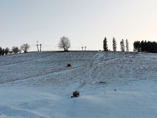 Am Skilift Winterberg liegt fast kein Schnee. Foto: Kevin Scontrino