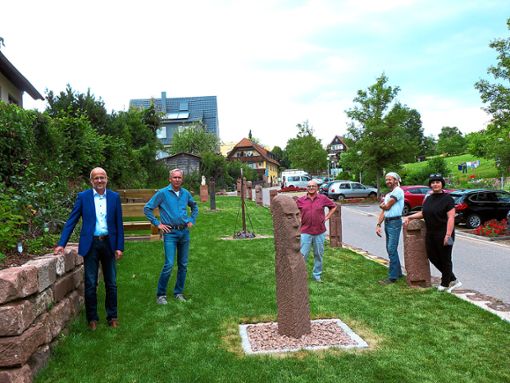 Kollektive Freude bei allen Verantwortlichen bei der Eröffnung des renovierten Pailes Gärtle in Zavelstein.Foto: Dörr Foto: Schwarzwälder Bote
