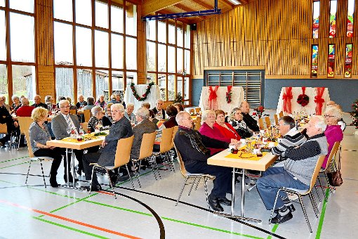 Rund 90 Senioren kamen zur Weihnachtsfeier in die Auchterthalle nach Stein. Foto: Maute Foto: Schwarzwälder-Bote