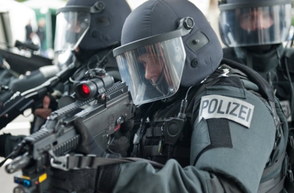 In Konstanz ist am Montagmorgen an einer Schule  Amokalarm ausgelöst worden, der sich als Fehlalarm entpuppte. (Symbolbild) Foto: dpa