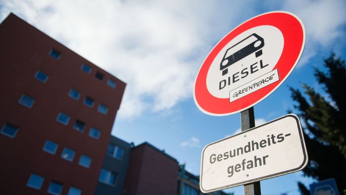 Dobrindt wird bei Diesel-Nachrüstung aktiv
