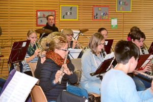Haben alle fleißig auf das Konzert am kommenden Sonntag geübt:  die  Musiker des Musikvereins Mönchweiler.  Foto: Hettich-Marull Foto: Schwarzwälder-Bote