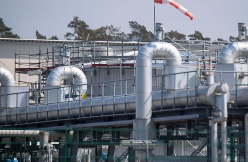 Blick auf Rohrsysteme und Absperrvorrichtungen in der Gasempfangsstation der Ostseepipeline Nord Stream 1: dessen geplante Revision wird sich auch in Schramberg auswirken. Foto: Stefan Sauer/dpa