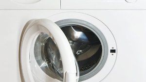 20. August: Unbekannte sprengen Waschmaschine