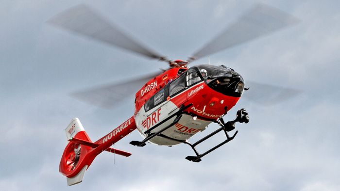 Fahrradfahrer mit Hubschrauber in Klinik geflogen