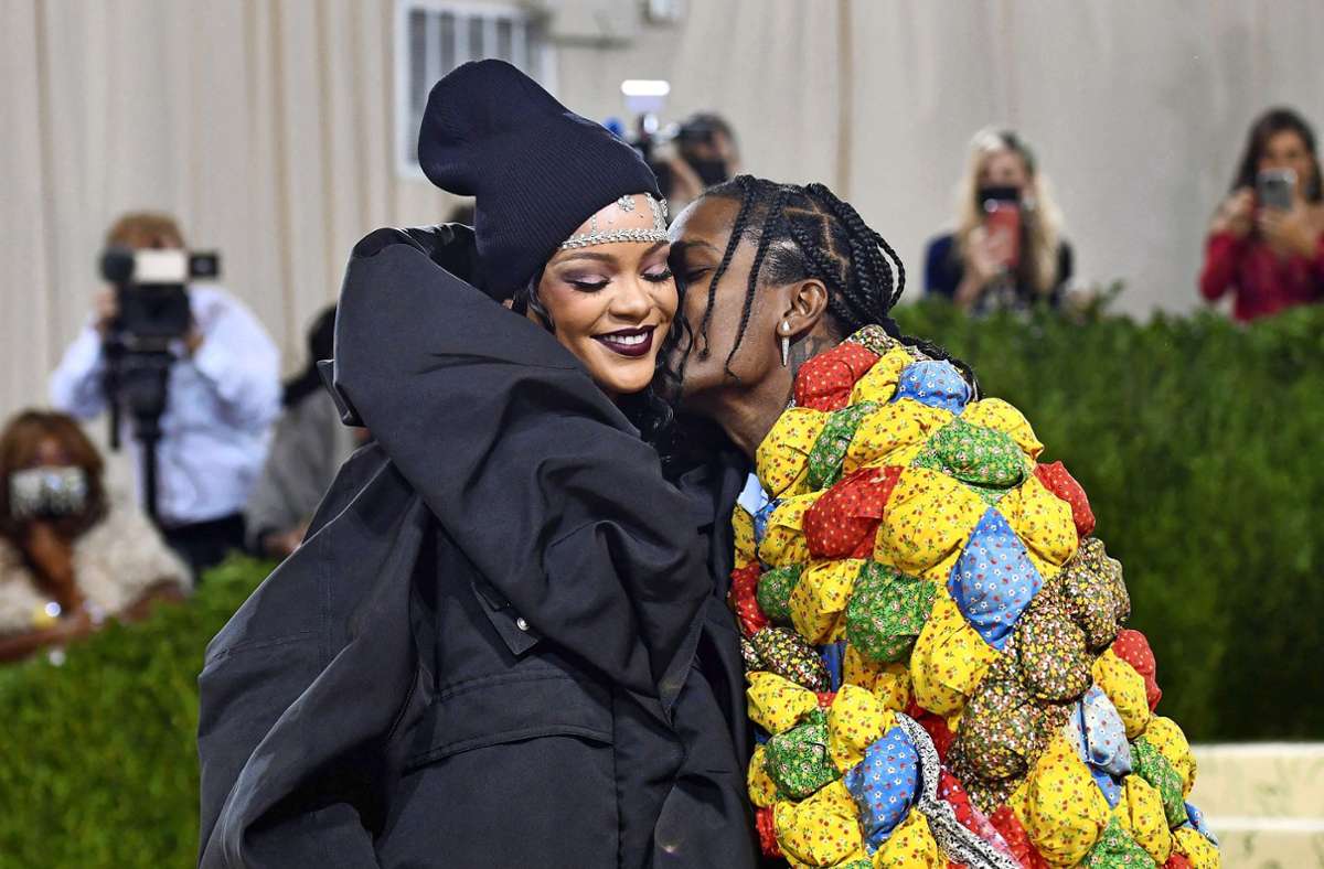 Rihanna und US-Rapper A$AP Rocky im vergangenen Jahr bei der Met Gala – ob die hochschwangere Sängerin auch dieses Jahr erscheinen wird? Foto: AFP/ANGELA WEISS