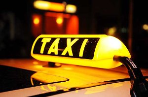 Der Sozialleistungsempfänger hat seinen Lebensunterhalt durch regelmäßige Taxifahrten aufgebessert. Foto: dpa