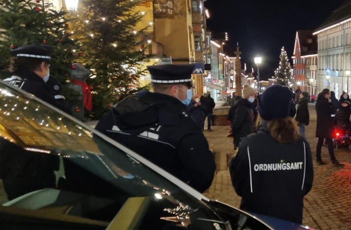 Rottweiler Corona-Spaziergänge: Bürger kritisiert Tatenlosigkeit von Stadt und Polizei scharf