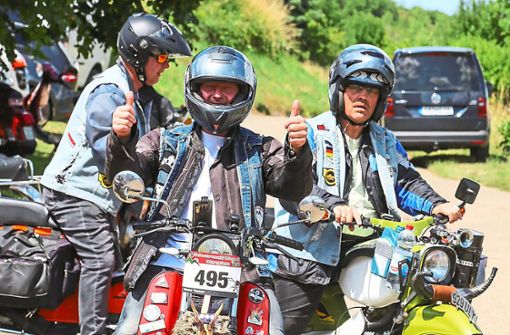 Münchweier stand am Wochenende ganz im Zeichen des Moped-Marathons: Mehr als 700 Fahrer kamen mit ihren Maschinen in den Ort. Foto: Decoux