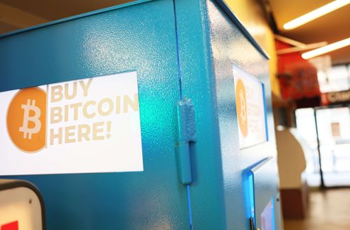 Allein Bitcoin hat seit Freitag fast 30 Prozent an Wert eingebüßt. Foto: AFP/Michael M. Santiago