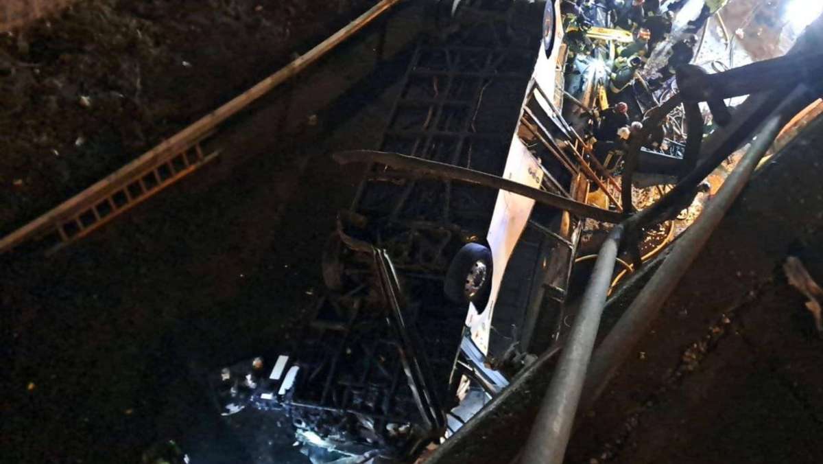 Unglück in Venedig: Bus stürzt von Brücke – mindestens 21 Tote