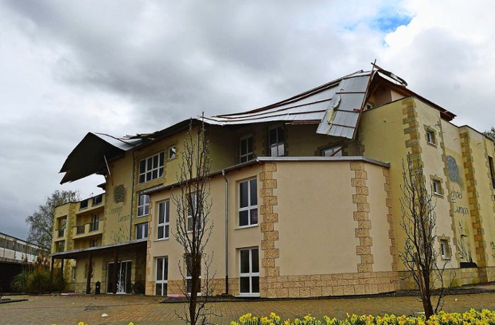 Heftiges Unwetter: Hoteldach in Allmannsweier wird durch Sturmböe abgedeckt