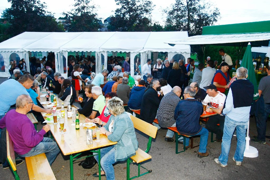 Lützenhardts Bürger lieben die Alte Post: Beim 50-jährigen Jubiläum des Gasthofs feierte fast der ganze Ort mit. Fotos: Wagner