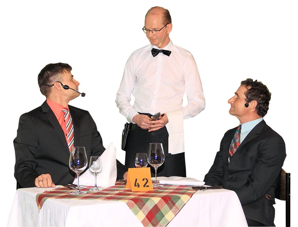 Dinner für Drei: Markus Klausmann (von links), Thomas Klausmann und Franz Pfaff Fotos: Kolpingsfamilie Foto: Schwarzwälder Bote