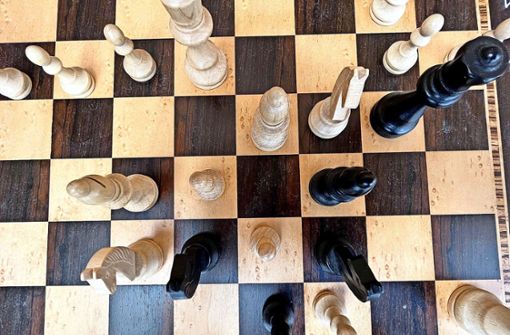 Ein kriegerisches Spiel ohne jegliche Gewalttätigkeit – Schach fasziniert viele Menschen. Im Hohenzollerischen Landesmuseum ist demnächst eine Ausstellung zu diesem Thema zu sehen. Foto: SB/Klaus Stopper