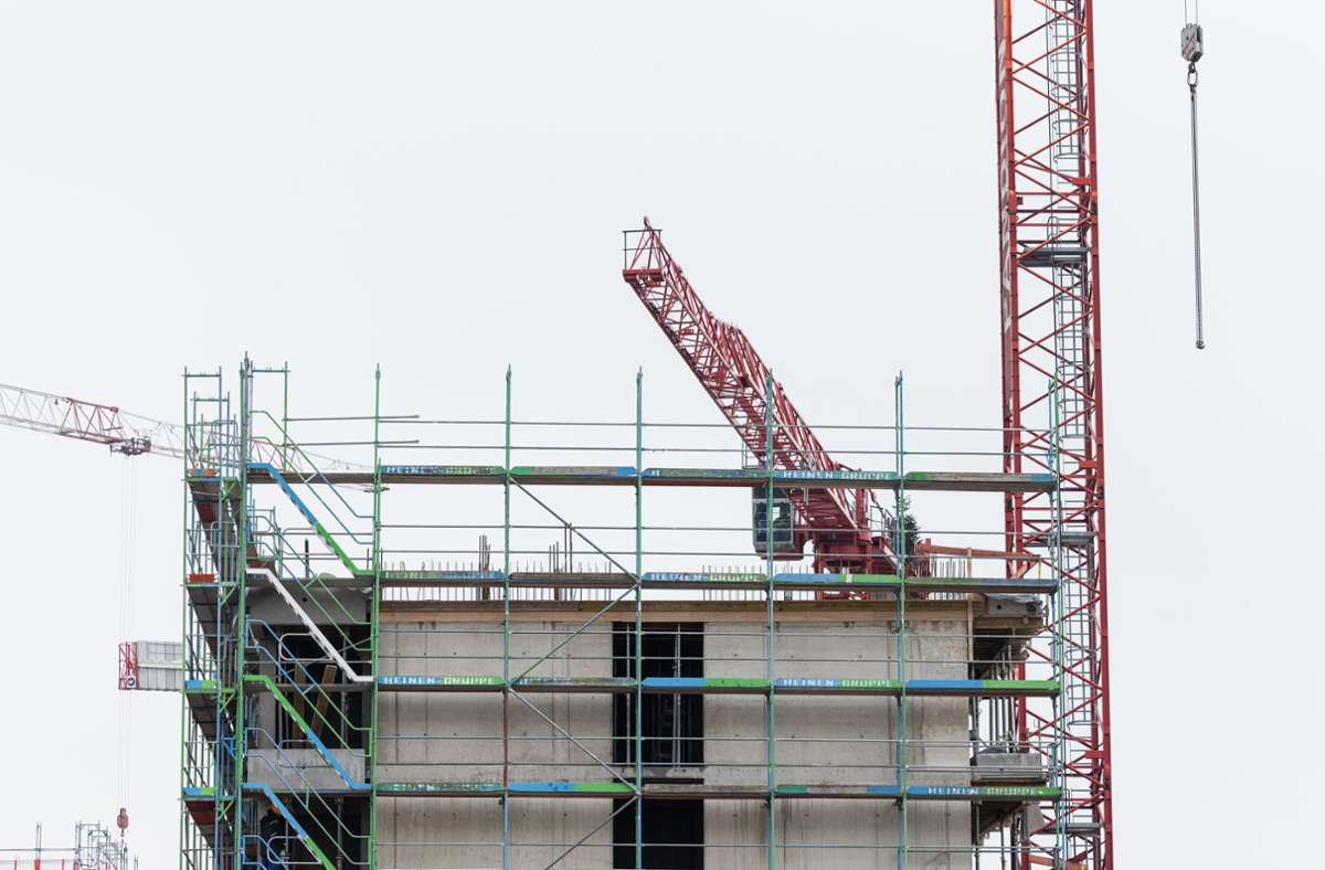 Das Bundeswirtschaftsministerium hatte überraschend angekündigt, dass bei der KfW keine neuen Anträge für die Förderung effizienter Gebäude gestellt werden können. (Symbolbild) Foto: dpa/Rolf Vennenbernd