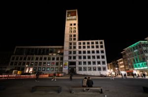 Auch das Stuttgarter Rathaus löschte das Licht. Foto: Lichtgut/Christoph Schmidt