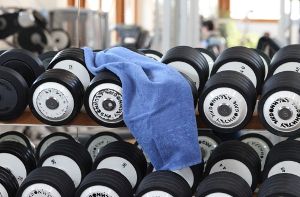 Immer mehr Menschen trainieren in Fitnessstudios Foto: StN
