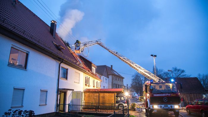 Gebäude nach Brand einsturzgefährdet