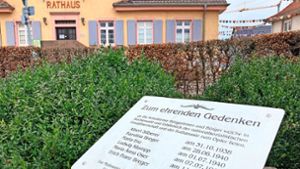 Seit 2015 erinnert der Ort Schuttern an die Euthanasieopfer mit einer Gedenktafel auf dem Lindenplatz. Foto: Bohnert-Seidel