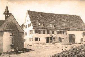 Die Wendelinskapelle und die ehemalige Wirtschaft Lamm am Zugang zum Marktplatz, um 1924. Foto: Gemeindearchiv Foto: Schwarzwälder-Bote