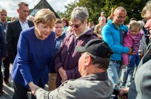 Bundeskanzlerin Angela Merkel (links) wirbt um Wählerstimmen Foto: dpa-Zentralbild