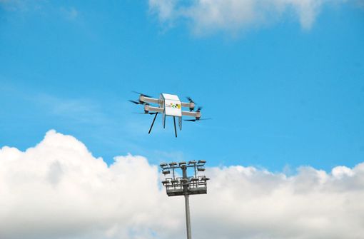Die Drohne startet zum Testflug. Foto: Reich