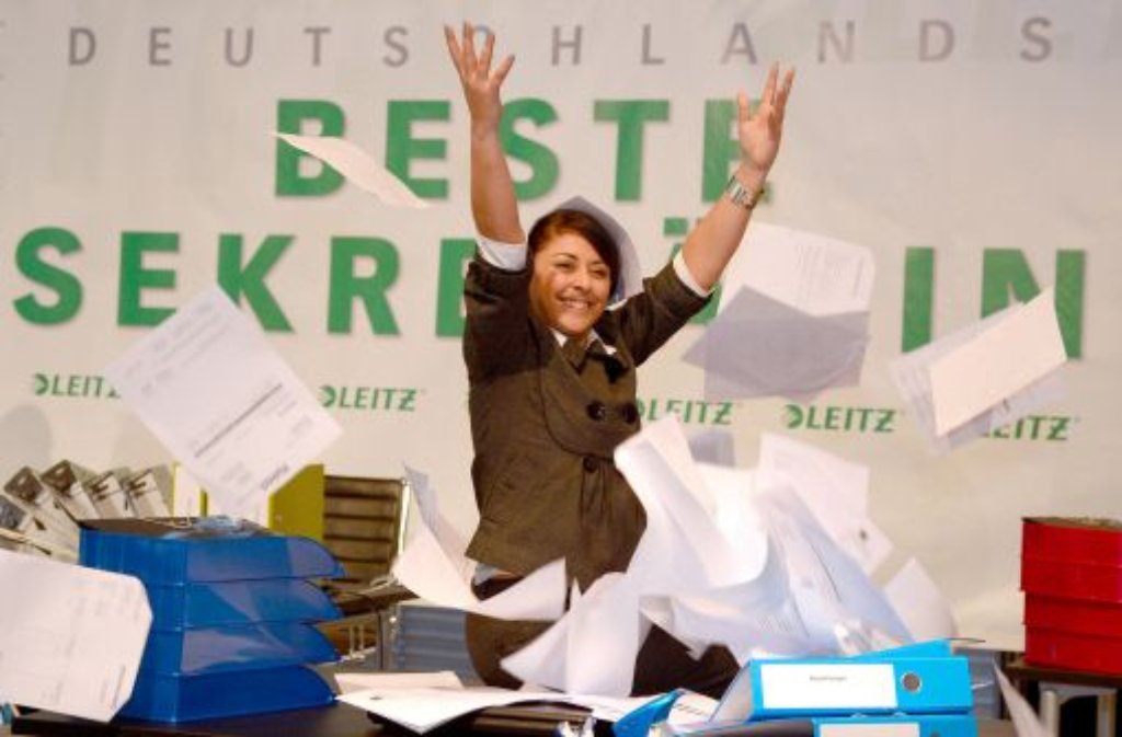 Sie sticht in Sachen Multitasking, Improvisationstalent und Auffassungsgabe: Die 35-jährige Kölnerin Rubina Chand ist „Deutschlands beste Sekretärin“. Beim Finale am Mittwoch in Fellbach setzte sich die gelernte Hotelfachfrau gegen neun Mitbewerberinnen durch.