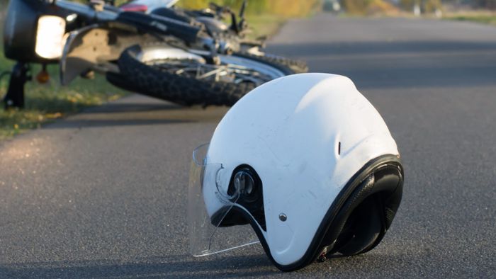 Motorradfahrer verletzt sich bei Unfall in Nagold schwer