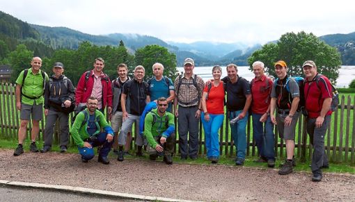 Die Wanderer aus Dautmergen auf dem Weg durch den Schwarzwald. Foto: Verein Foto: Schwarzwälder Bote