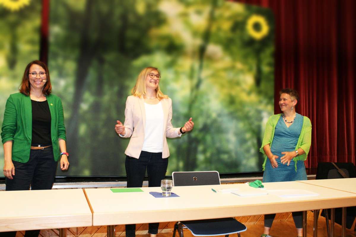 Annette Reif (Mitte) gewinnt die Nominierungsversammlung. Foto: Grüne