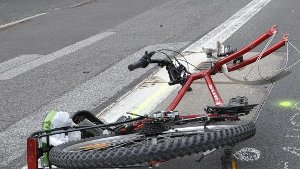 Radfahrer bei Unfall im Raum Rottenburg schwer verletzt