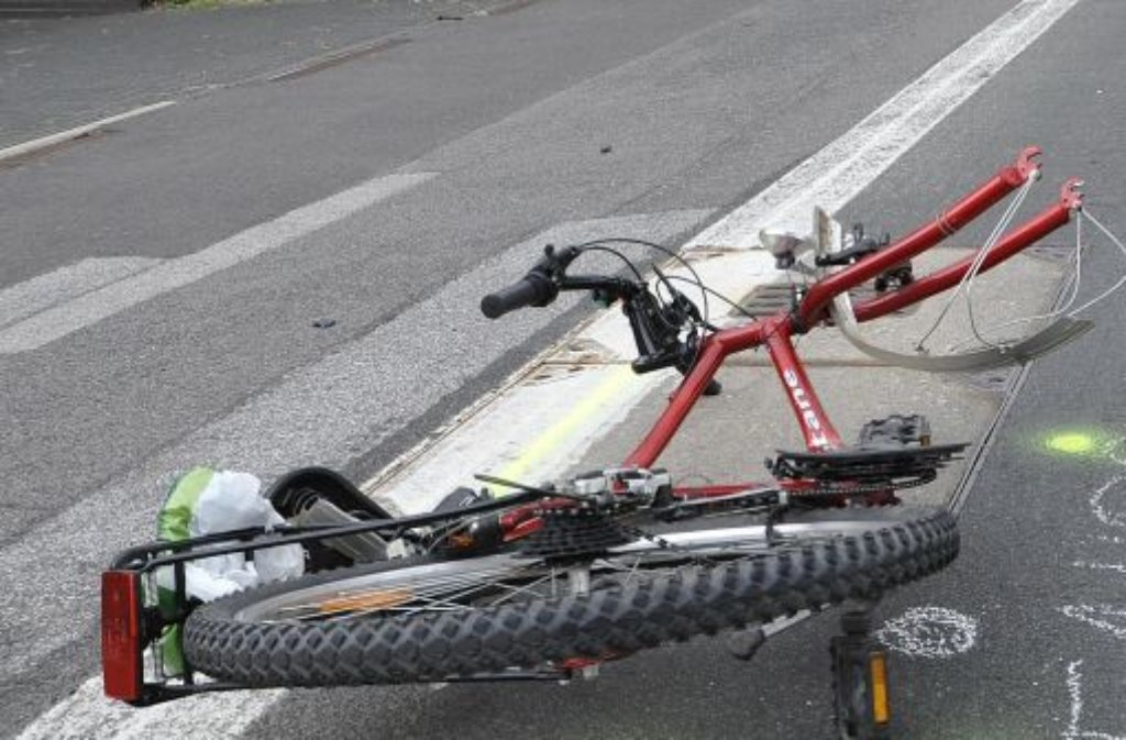 Bad Liebenzell: E-Bike-Fahrerin rammt Radlerin und flieht