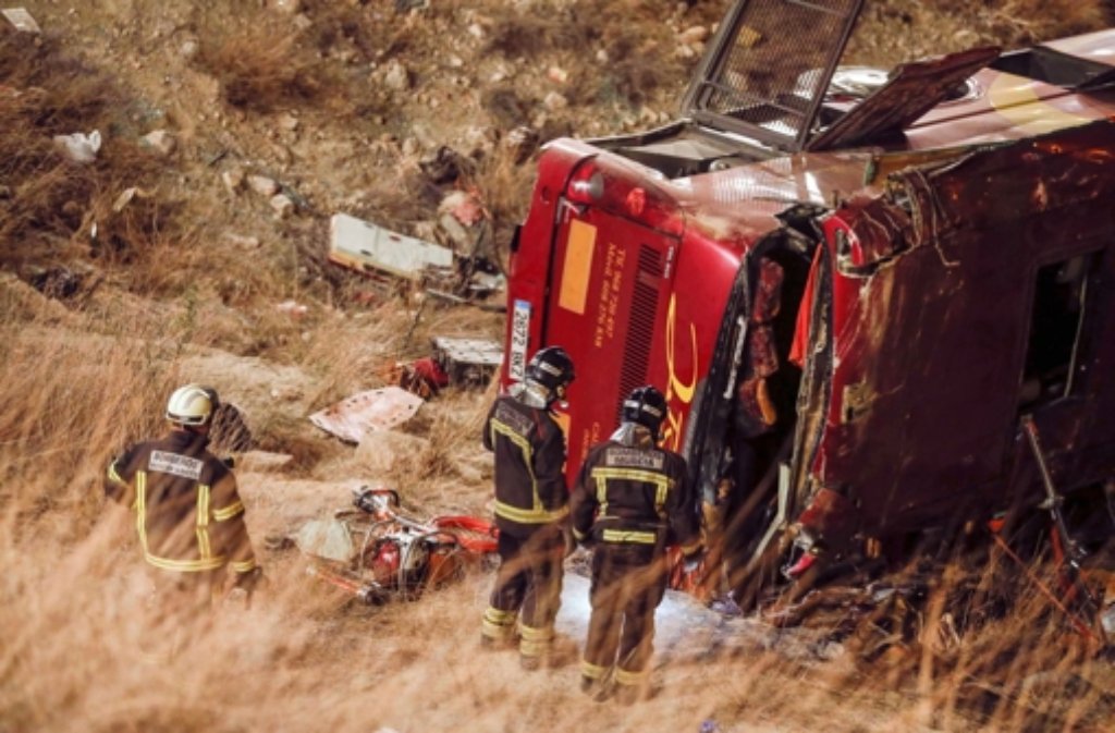 Das schwere Busunglück in Südostspanien forderte viele Todesofer.