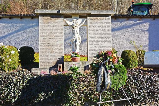Das Bild zeigt das Ehrenmal der Weltkriegstoten neben der Alten Friedhofskirche. Foto: Schwarzwälder Bote