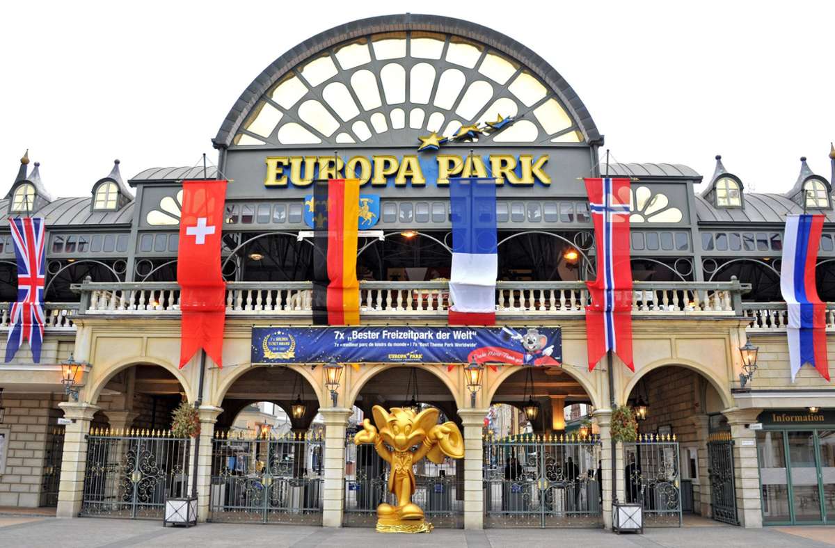 Wegen Personalmangels beschränkt der Europapark die tägliche Besucherzahl. Foto: IMAGO/STAR-MEDIA/IMAGO/STAR-MEDIA