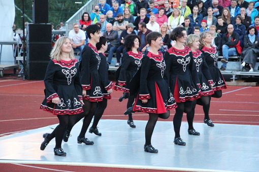 Ob Tänzer, Musiker oder Sportler: Alle gaben ihr Bestes, um das Publikum in Nusplingen mitzureißen. Foto: Schwarzwälder Bote
