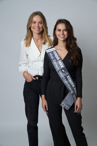 Jessica Bisceglia (rechts), die neue Miss Baden-Württemberg, steht neben Nadine Berneis, Miss Germany 2019. Foto: Tobias Dick/MGC-Miss Germany Corporation/dpa