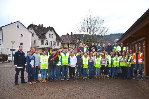Die neuen Schulweg- und Busbegleiter für das Bildungszentrum Alpirsbach wurden für ihr Ehrenamt speziell ausgebildet.  Foto: Wagner Foto: Schwarzwälder-Bote