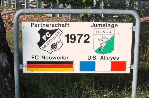Dieses Schild wiest auf die seit 50 Jahren blühende Sportpartnerschaft zwischen FCN und U.S.A. hin. Foto: Schabert