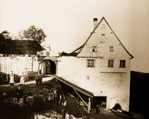Ein historisches Foto zeigt die Burg, wie sie kurz vor ihrem Abbruch ausgesehen hat. Foto: Schwarzwälder Bote