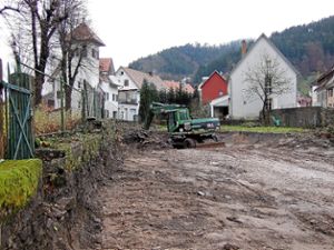 Bei den Bauarbeiten für die Parkanlage in der Grabenstraße mussten einige Hindernisse weggeräumt werden.  Foto: Hanke/Stadt Wolfach Foto: Schwarzwälder-Bote