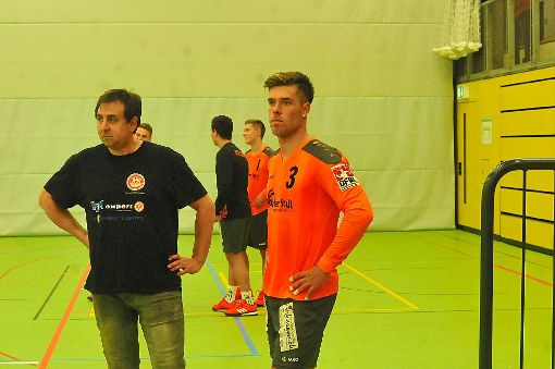 Zufrieden mit dem Spiel und dem Ergebnis waren  TSV-Trainer  Thomas Stoll (links) und Schlagmann Raphael Schlattinger.  Foto: Stark Foto: Schwarzwälder-Bote