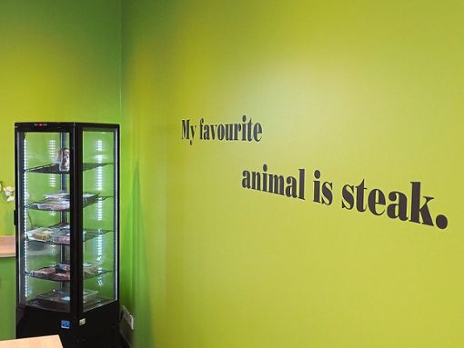 My favourite animal is steak – mein Lieblingstier ist Steak: Dieser Spruch ist bei Müller Programm. Foto: Mutschler