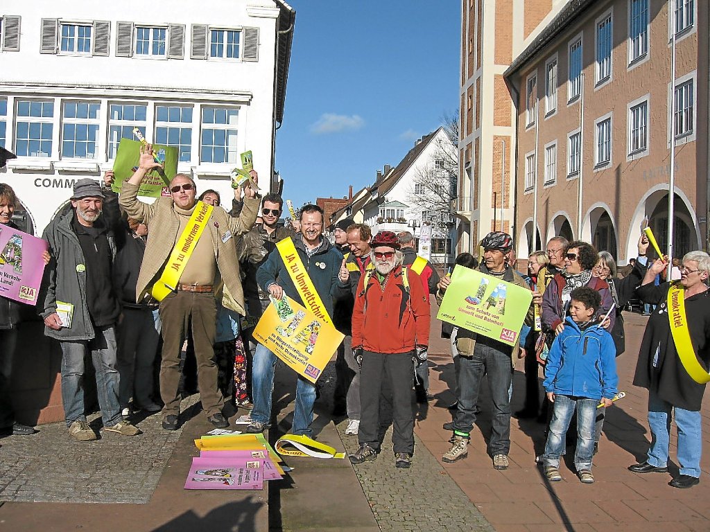 Etliche Gegner von Stuttgart 21 formierten sich in Freudenstadt zu einer Kundgebung.  Foto: Haubold Foto: Schwarzwälder-Bote