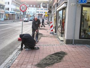 Am Gehweg der Loßburger Straße wird noch gearbeitet.  Foto: Breitenreuter Foto: Schwarzwälder Bote