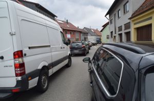 Der Verkehrslärm auf der B 27 in Schömberg  kann für die Anlieger teilweis gesundheitsschädliche Folgen haben. Der Gemeinderat fordert daher weiter vehement die Ortsumfahrung als einzig wirkungsvolle Maßnahme. Foto: Visel