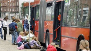 Unfall mit Schulbus: Kinder unverletzt