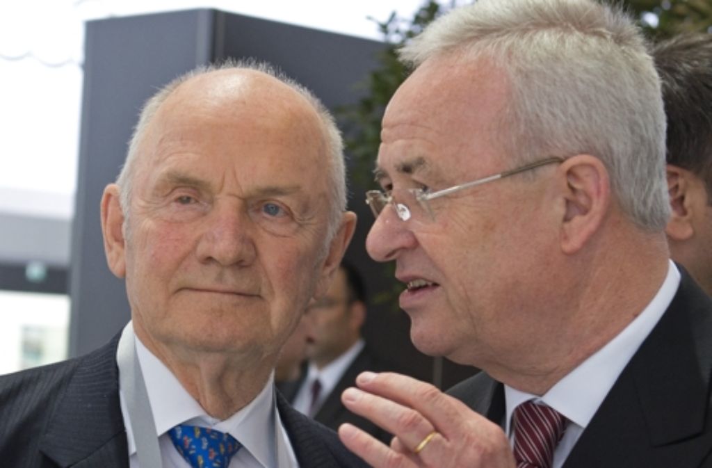 Der Vorstandsvorsitzende der Volkswagen AG und Martin Winterkorn (rechts) und der Aufsichtsratsvorsitzende der Volkswagen AG, Ferdinand Piech. Foto: dpa